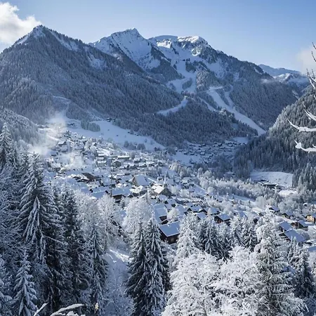 In Abondance Valley With Balcony Views شاتيل