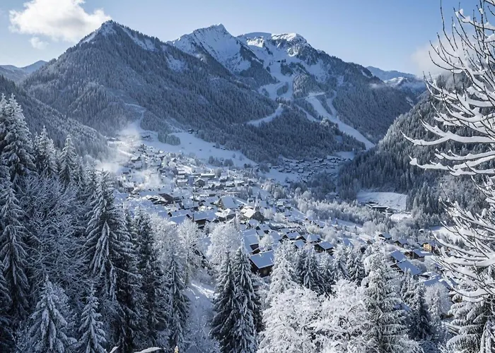 In Abondance Valley With Balcony Views شاتيل